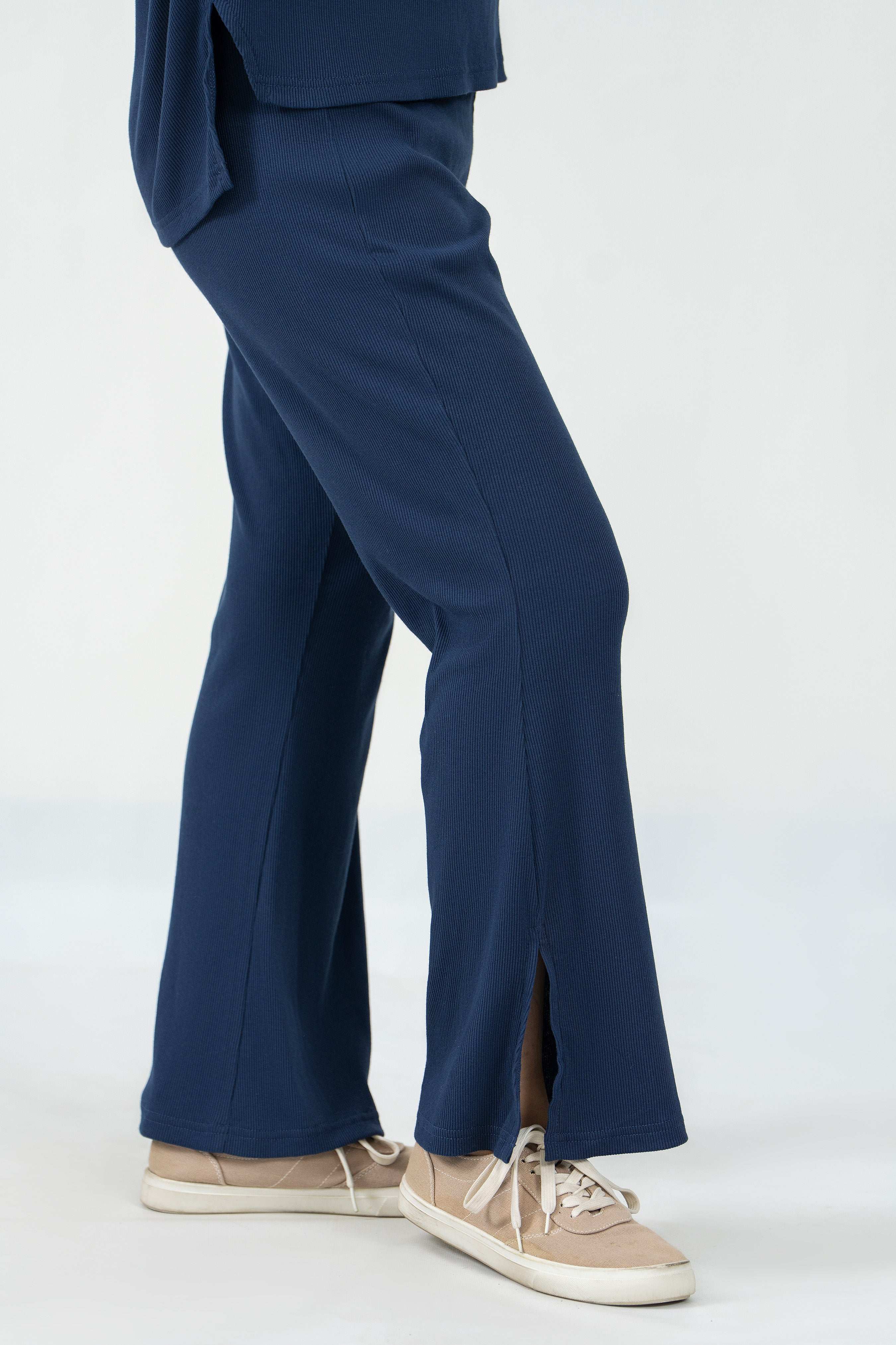 Lightweight Rib Trouser